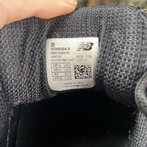 New Balance 990v4 - Black - Women’s 8.5 - Picture 5 of 5